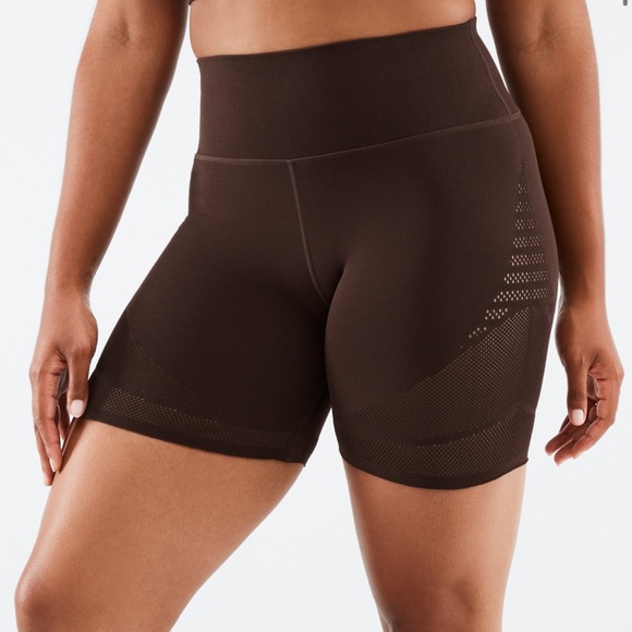 Fabletics Sculptknit High Waisted 6” Short | Size Small - Picture 3 of 14